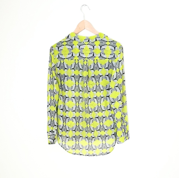 Two by Vince Camuto Zebra Print Shirt - Picture 6 of 8